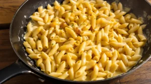 « 1,10 € par assiette et tout le monde en redemande » : ma poêlée crémeuse aux oignons fondants réconcilie enfin mes ados avec la cuisine maison